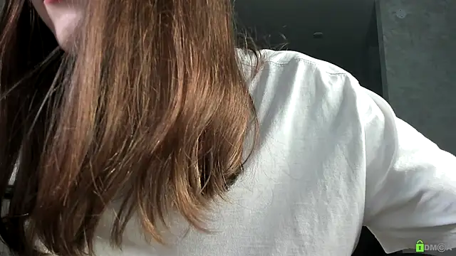 Courtney Luv online show from 25, 11, 2025