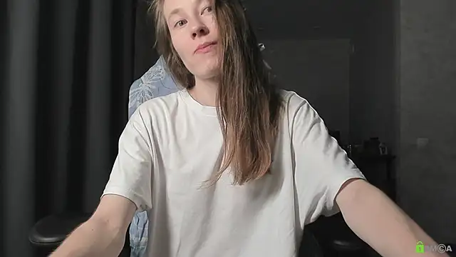 Courtney Luv online show from 30, 6, 2026