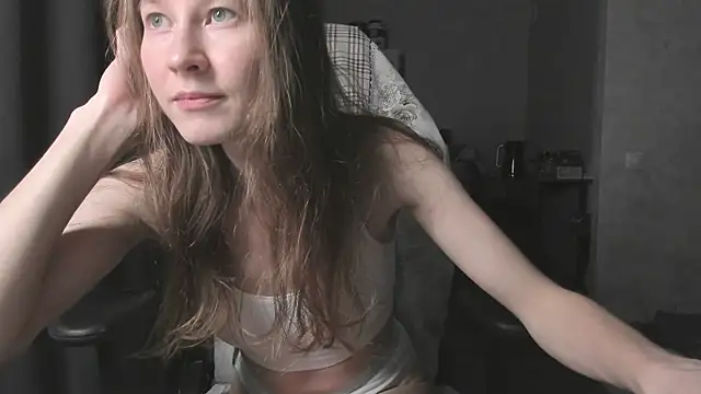 Courtney Luv online show from 19, 7, 2026