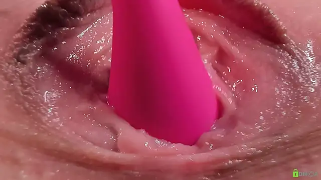 Courtney Luv online show from 19, 3, 2026