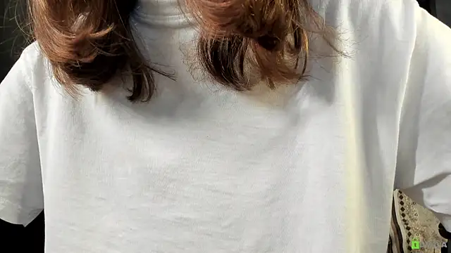 Courtney Luv online show from 30, 10, 2025