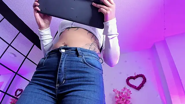  liathompsom09 online show from 25, 2, 2025