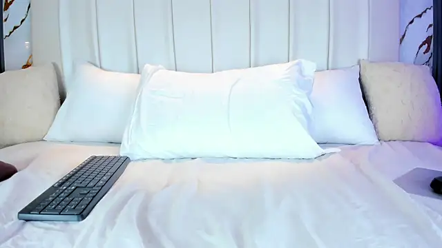 Snapshot of AnaisClark chatting on 23, 2, 2026 AnaisClark online show from 23, 2, 2026