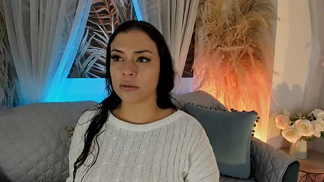 Nicolle W online show from 1, 6, 2026