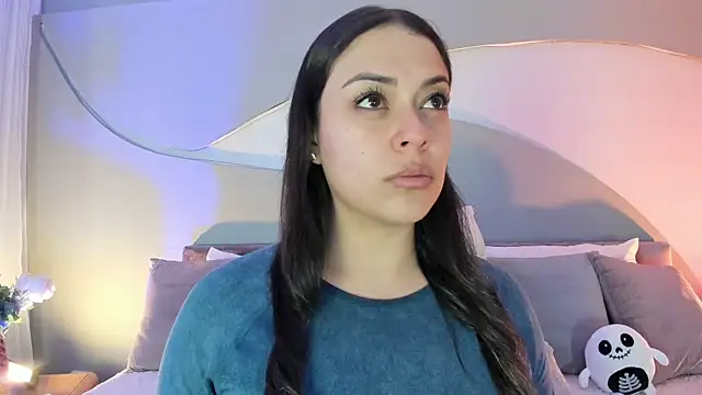 Nicolle W online show from 9, 10, 2025