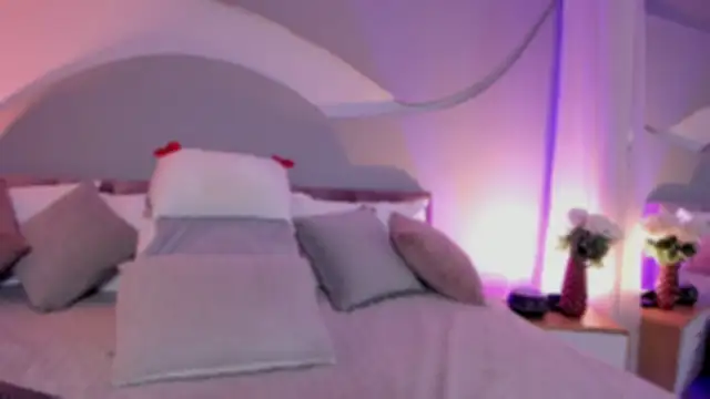 Nicolle W online show from 19, 3, 2026