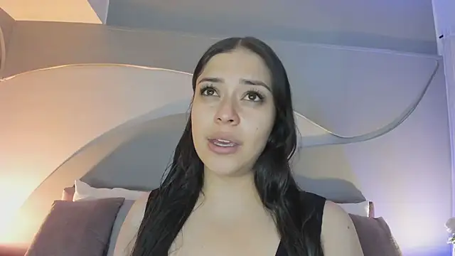 Nicolle W online show from 1, 12, 2025