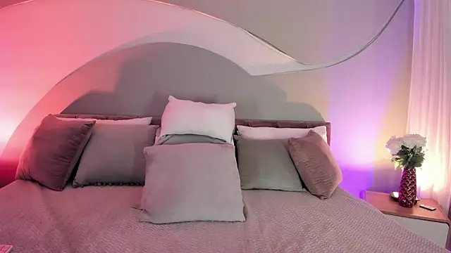 Nicolle W online show from 14, 1, 2026