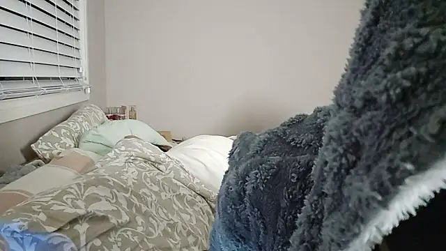 Snapshot of AmateurGuy23 chatting on 11, 9, 2025 AmateurGuy23 online show from 11, 9, 2025