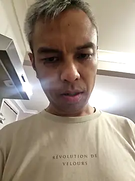 Snapshot of AmateurGuy23 chatting on 12, 12, 2024 AmateurGuy23 online show from 12, 12, 2024