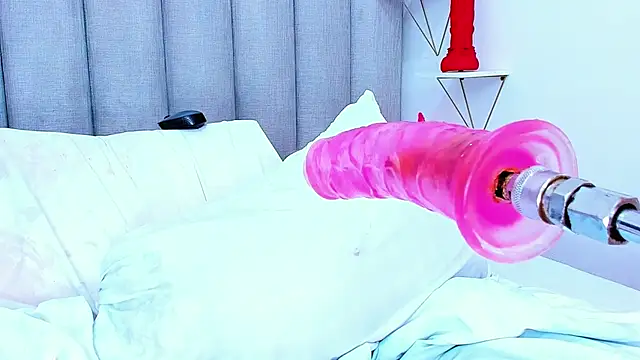 keyllaa  online show from 10, 3, 2025