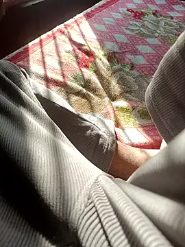 LoLZzZz  online show from 3, 12, 2025