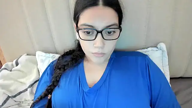 Snapshot of roniewester chatting on 27, 6, 2026 roniewester online show from 27, 6, 2026