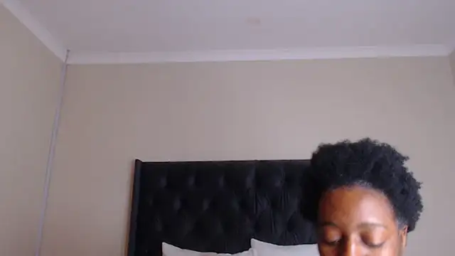 Sexynaughty Gal online show from 23, 3, 2025