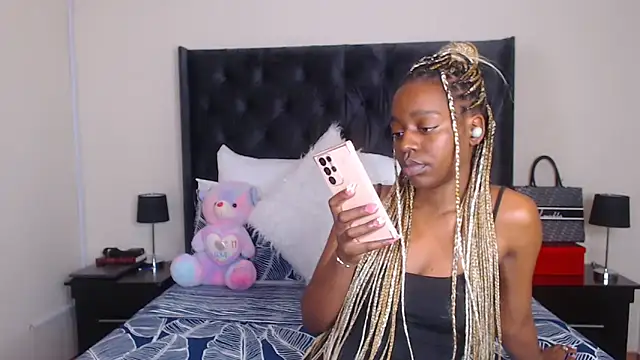 Sexynaughty Gal online show from 29, 1, 2025