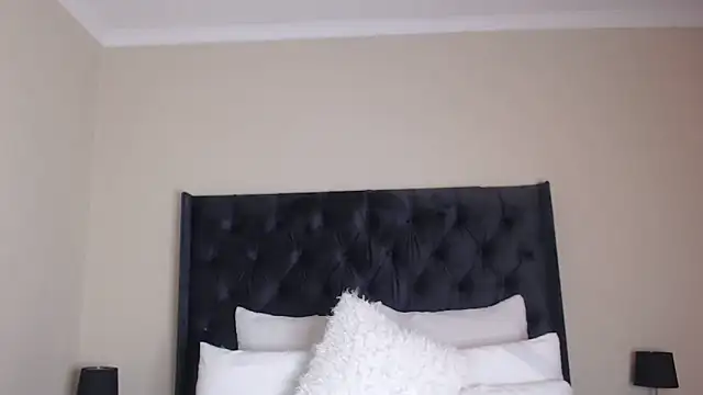 Sexynaughty Gal online show from 7, 11, 2025