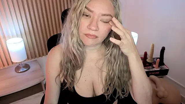 MarianL0ve online show from 10, 2, 2026