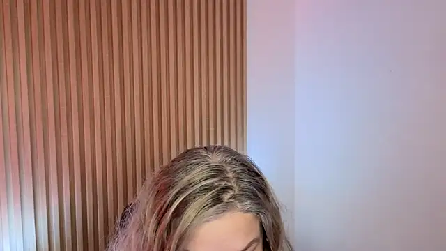 Snapshot of MarianL0ve chatting on 20, 11, 2025 MarianL0ve online show from 20, 11, 2025