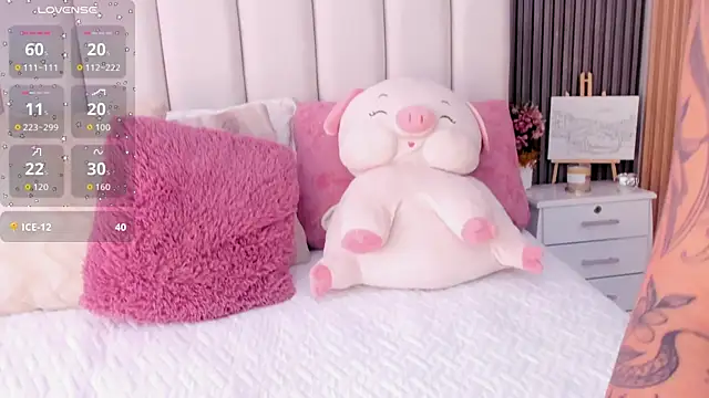 Snapshot of Skcarlet_beckett chatting on 11, 9, 2025 Skcarlet beckett online show from 11, 9, 2025