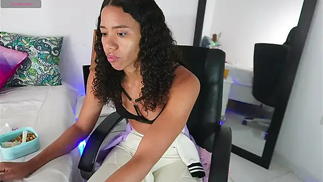 AlessaMaya online show from 7, 1, 2025