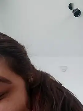 Srishtijain51 online show from 5, 2, 2025