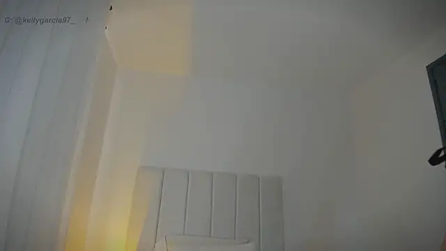 Ally Snow online show from 10, 4, 2026