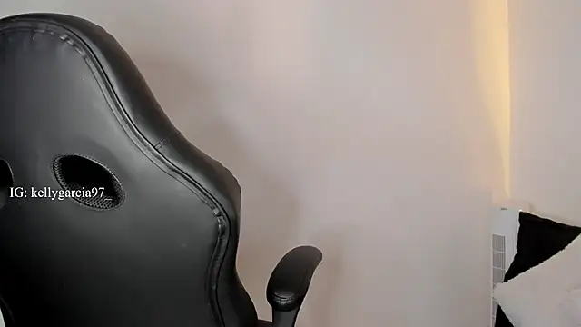 Ally Snow online show from 10, 3, 2025