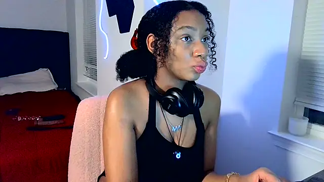 EatSweetMolly online show from 20, 2, 2025