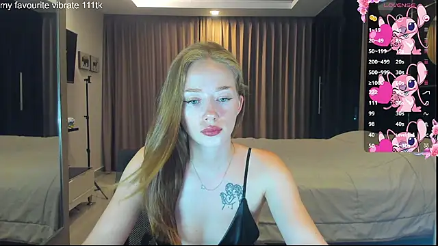 Hot Mia  online show from 3, 10, 2025