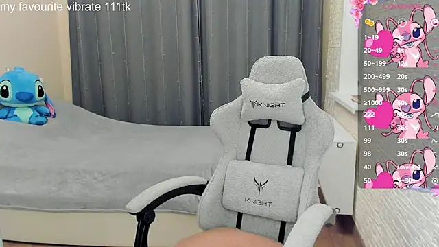 Hot Mia  online show from 13, 3, 2025