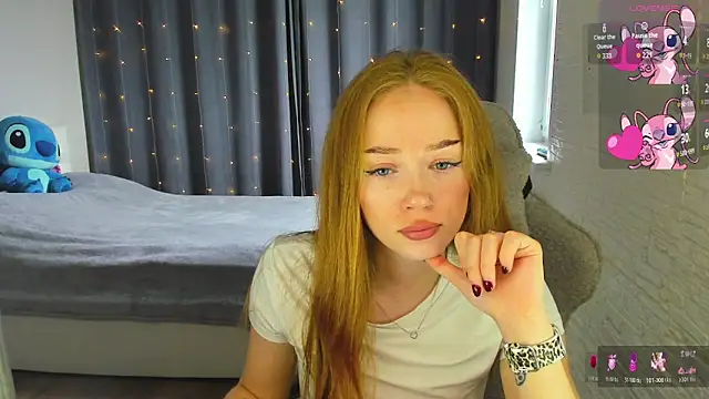 Hot Mia  online show from 12, 6, 2026
