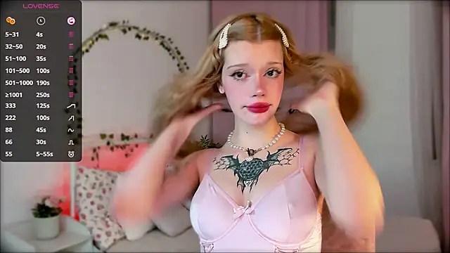 boobsybootie online show from 16, 4, 2026