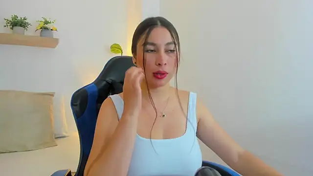 Snapshot of bella_99_ chatting on 26, 6, 2026 bella 99 online show from 26, 6, 2026