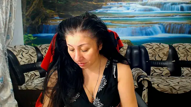 MoistMady online show from 5, 4, 2026