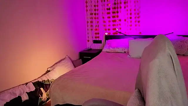 elinanortas online show from 7, 4, 2026