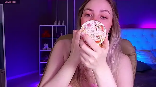 elinanortas online show from 23, 9, 2025