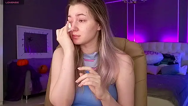 elinanortas online show from 3, 11, 2025