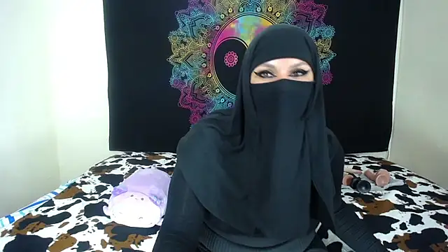 evelyn  salah online show from 8, 11, 2025