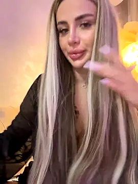 AshleySinn online show from 7, 10, 2025