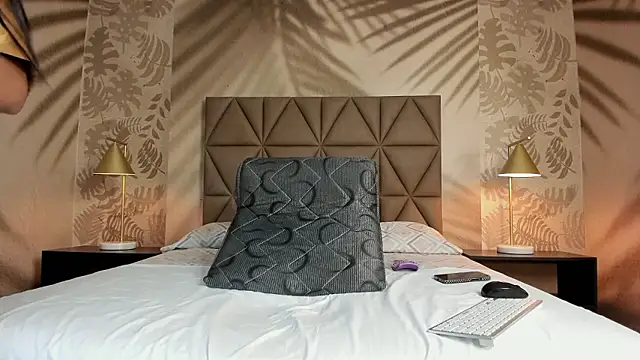 Scarleett 22 online show from 8, 1, 2026