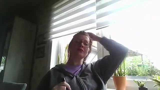 LiquidLeonie online show from 8, 5, 2026