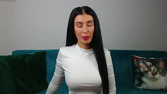 Snapshot of SaraDaisy chatting on 4, 10, 2025 SaraDaisy online show from 4, 10, 2025