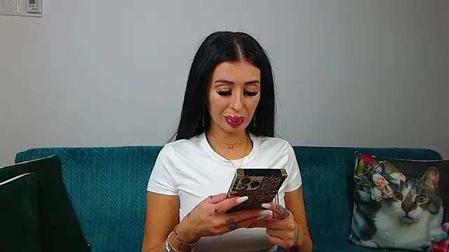 Snapshot of SaraDaisy chatting on 28, 10, 2025 SaraDaisy online show from 28, 10, 2025