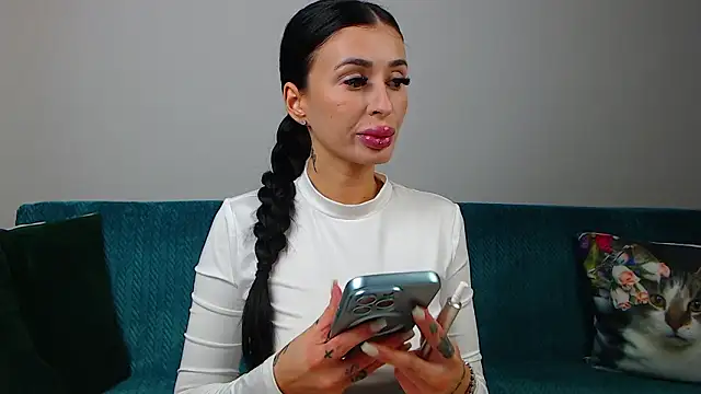 Snapshot of SaraDaisy chatting on 4, 2, 2026 SaraDaisy online show from 4, 2, 2026