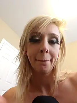 AmethystFoxx online show from 9, 3, 2026