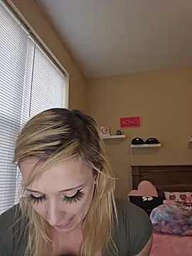 Snapshot of AmethystFoxx chatting on 17, 6, 2026 AmethystFoxx online show from 17, 6, 2026