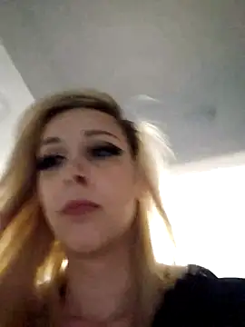 AmethystFoxx online show from 4, 2, 2026