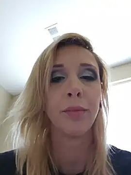 AmethystFoxx online show from 15, 5, 2026