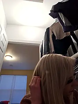 AmethystFoxx online show from 5, 1, 2026