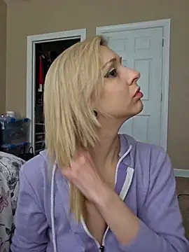 AmethystFoxx online show from 12, 2, 2026